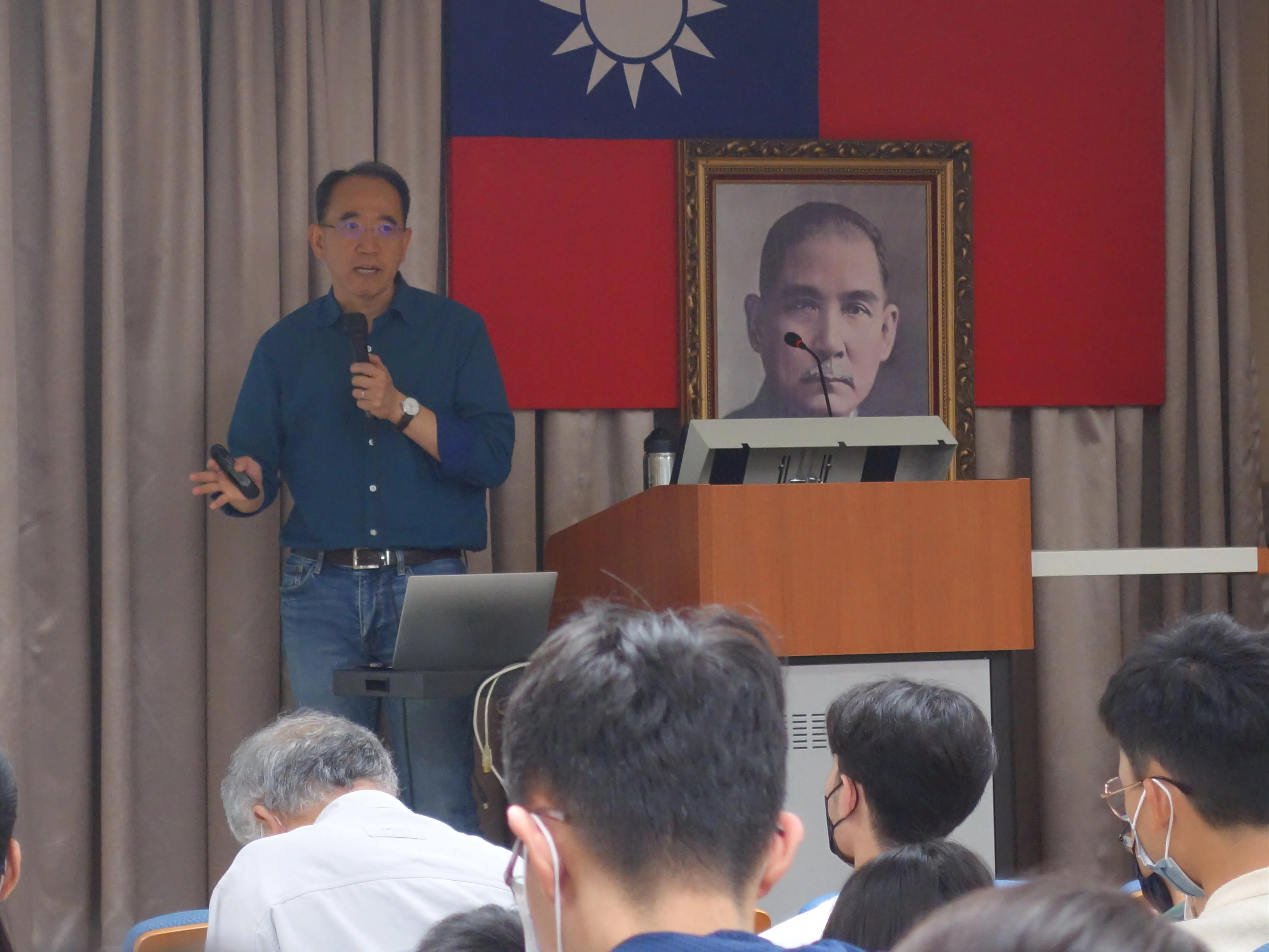 111學年度第 2學期科普講座 第2張
